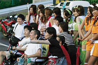 �L�����M�����Ƃ̋L�O�B�e