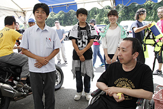 �{�����e�B�A�̍��Z���ƎQ���\���