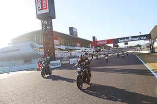 ���C���X�g���[�g�O�𑖍s